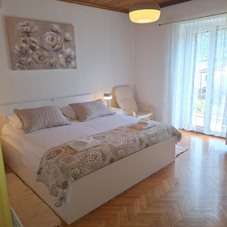 Holiday Home Leonida Jelsa Kültér fotó
