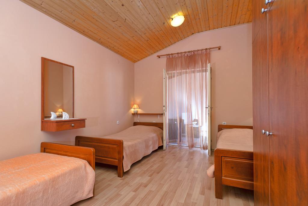 Holiday Home Leonida Jelsa Kültér fotó