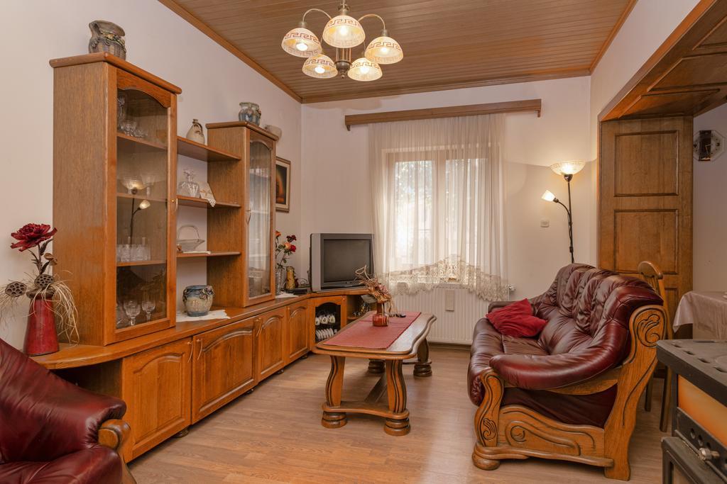 Holiday Home Leonida Jelsa Kültér fotó