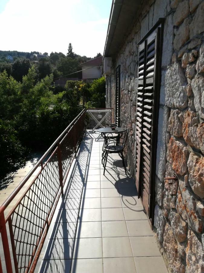 Holiday Home Leonida Jelsa Kültér fotó