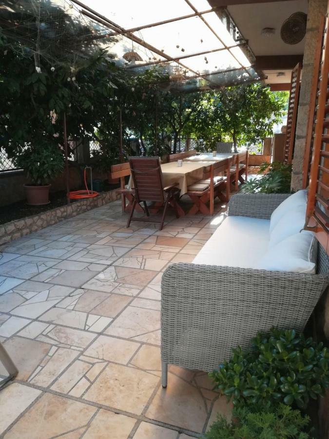 Holiday Home Leonida Jelsa Kültér fotó